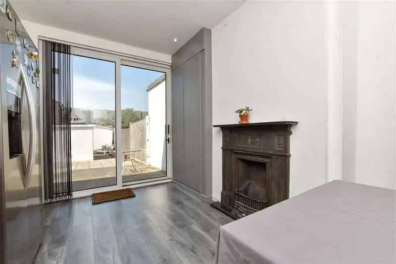 3 Bed House for Sale Modern Kitchen Garden Studio Off Road Parking