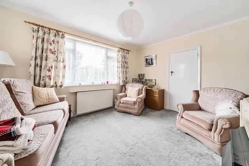 3 Bed House for Sale in Kempshott