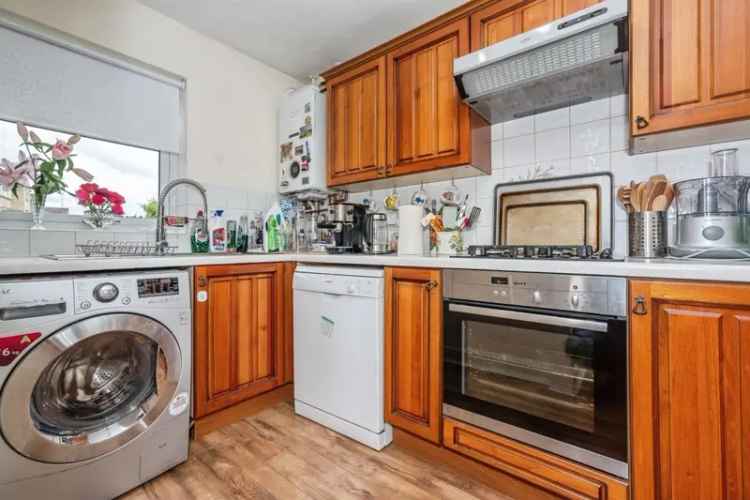 3 Bed Semi Detached House Near Grays Town Centre