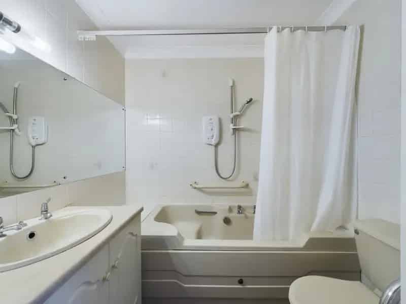 1 Bedroom Apartment for Sale in Secure Over 55s Complex