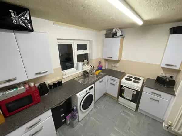 2 Bed Maisonette Near Chelmsley Wood Town Centre