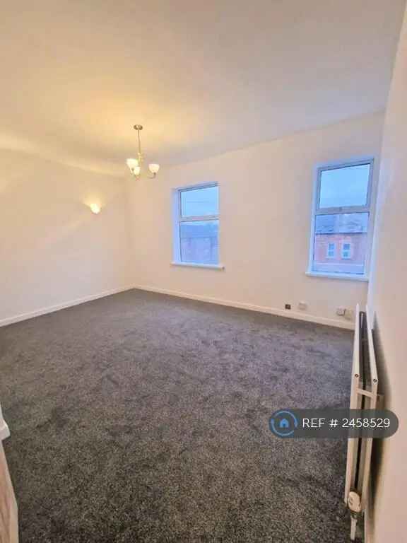 1 Bedroom Flat Near Train Station No Fees