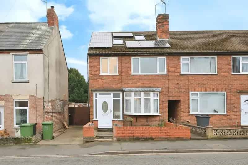 Spacious Three-Floor Family Home Near Kidderminster Town Centre