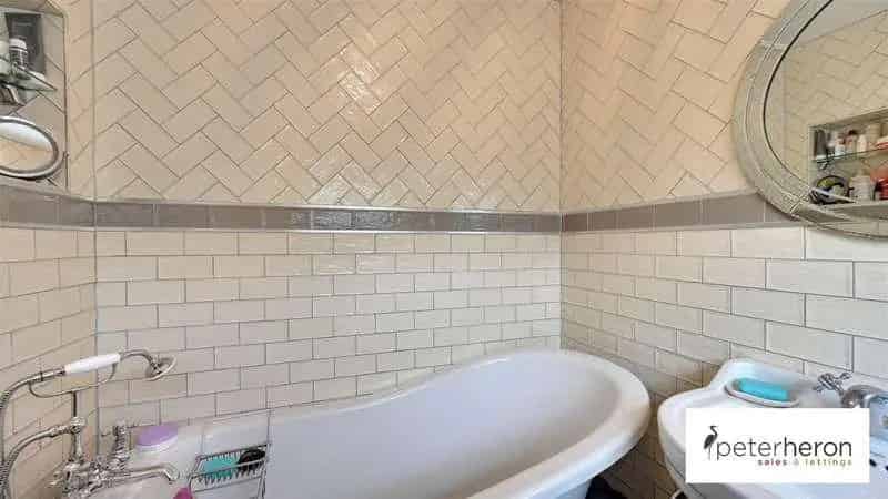 2 Bed End Terrace Cottage For Sale