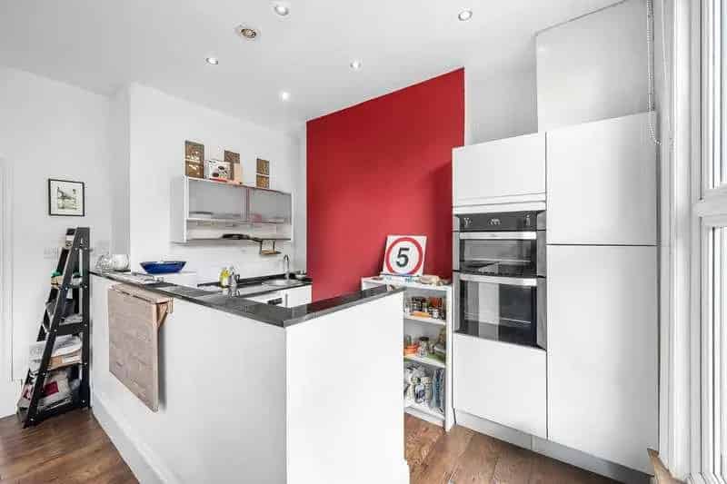 1 Bed Flat for Sale - Victorian Conversion - Excellent Transport Links