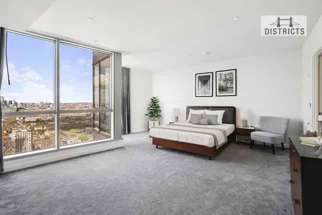 Penthouse Style 2 Bed Apartment Charrington Tower River Views Parking