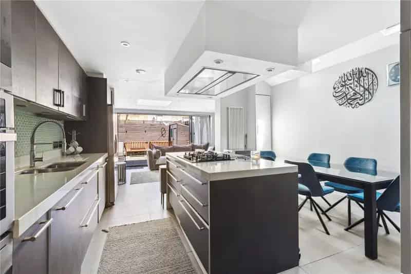 4 Bedroom House in London - Family Home with Extension Potential