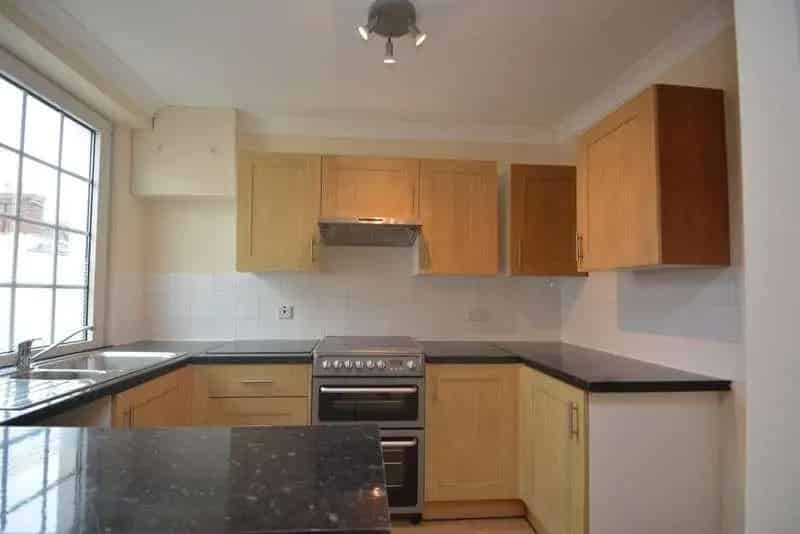 1 Bed Flat for Sale Newly Decorated 79% Rental Yield