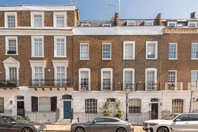 Grade II Listed Townhouse Knightsbridge Harrods Hyde Park
