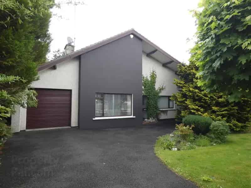 5 Bedroom Chalet Bungalow Near Ballymoney Town Centre