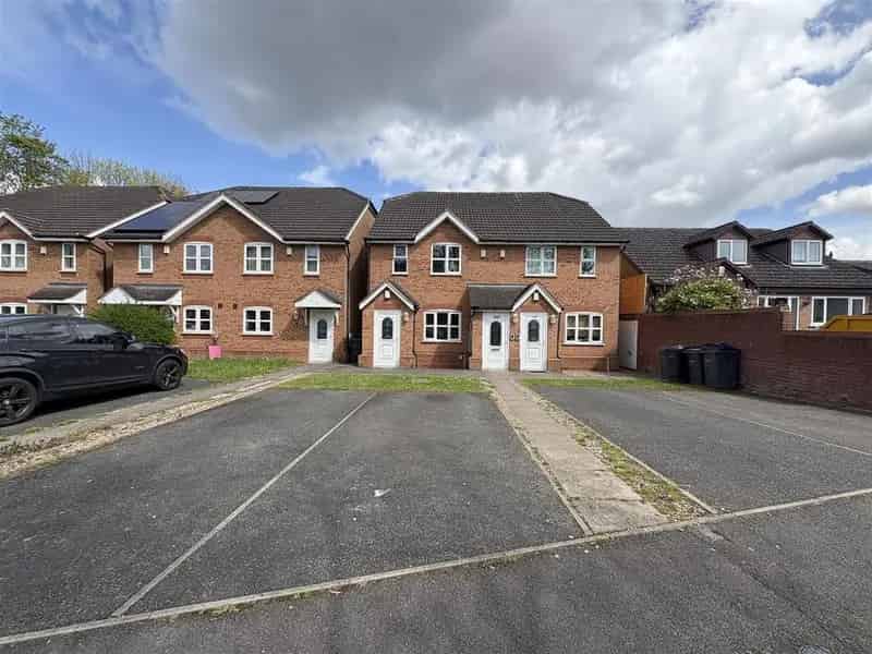 2 Bedroom Maisonette for Sale