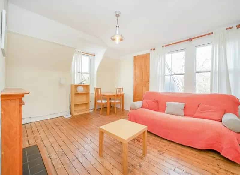 Spacious One Bedroom Flat Edwardian House Top Floor Chain Free
