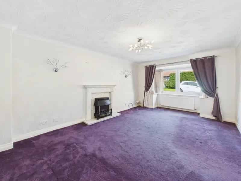 4 Bedroom Detached House To Let