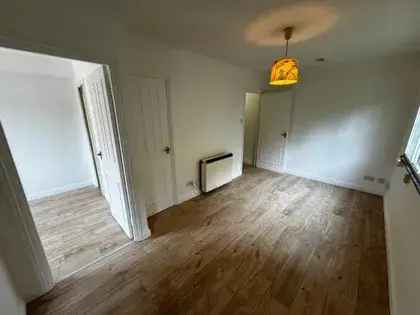 1 Room Flat 71 m² London