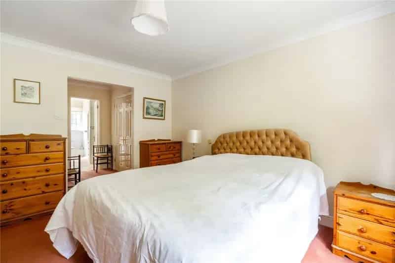 5 Bedroom Detached House For Sale Near Fleet Mainline Station