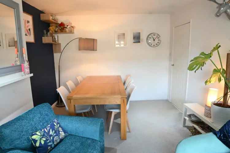 Two Bedroom Maisonette with Garden and Garage