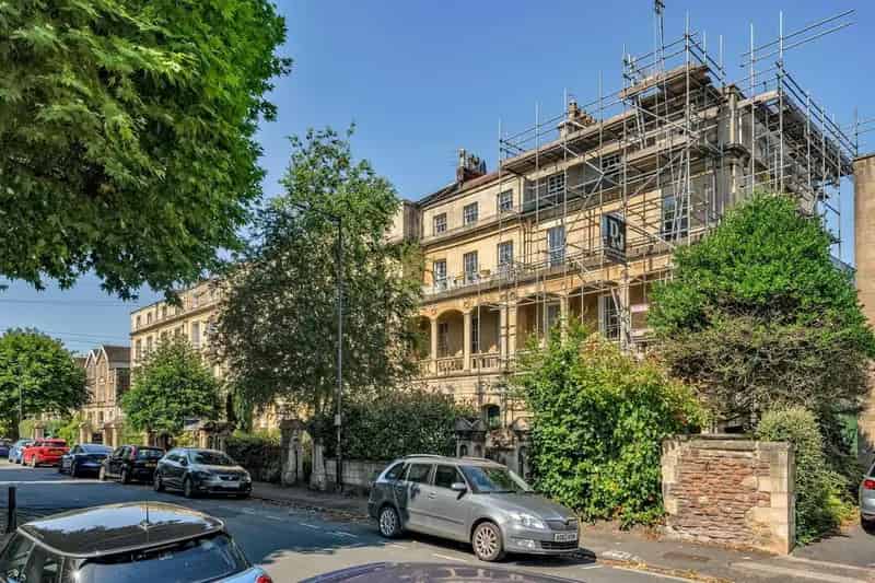 2 Bedroom Flat to Rent Clifton Village