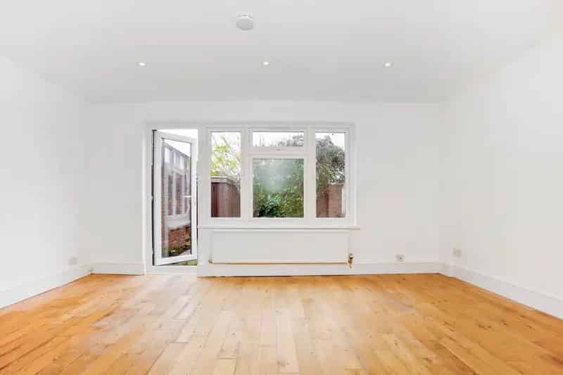 3 Bedroom End of Terrace House to Rent Near London Fields
