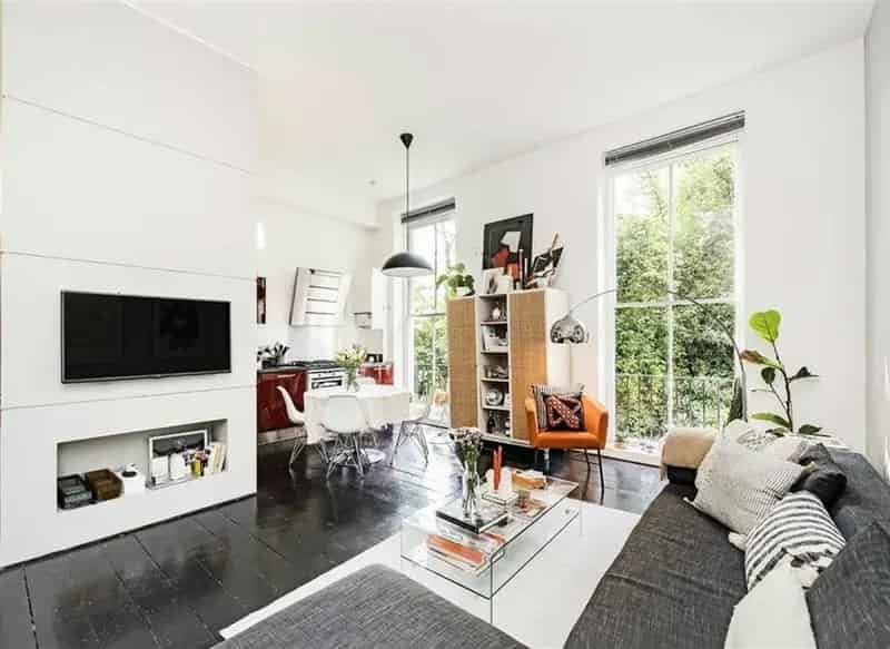 Modern One Bedroom Apartment near Royal Oak Station