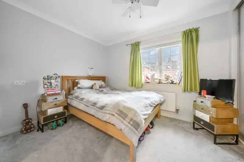2 Bed House for Sale - Modern Design, Enclosing Garden and Garage