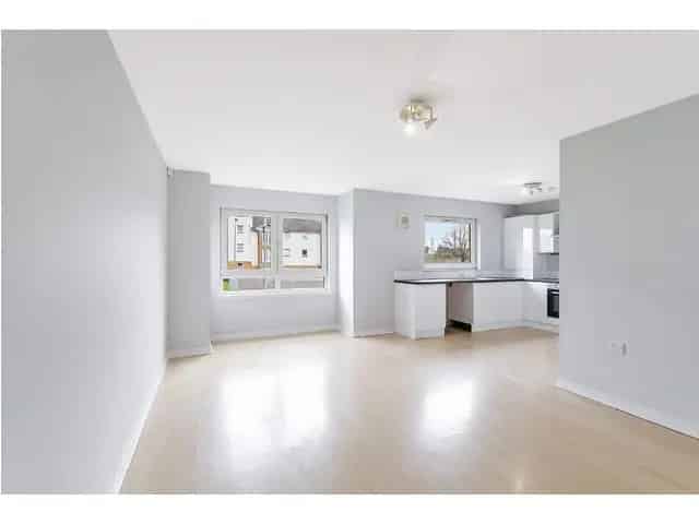 2 Bedroom Flat for Sale Cambuslang - Modern Ground Floor Apartment