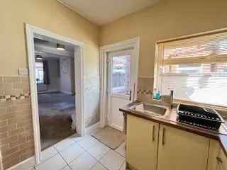 Spacious Mid Terrace House in Castle Northwich Two Double Bedrooms