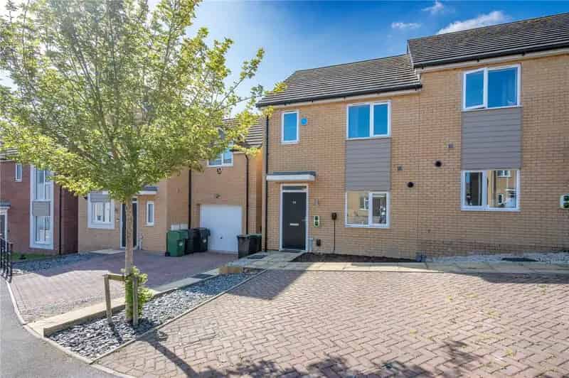 3 bedroom semi-detached house for sale