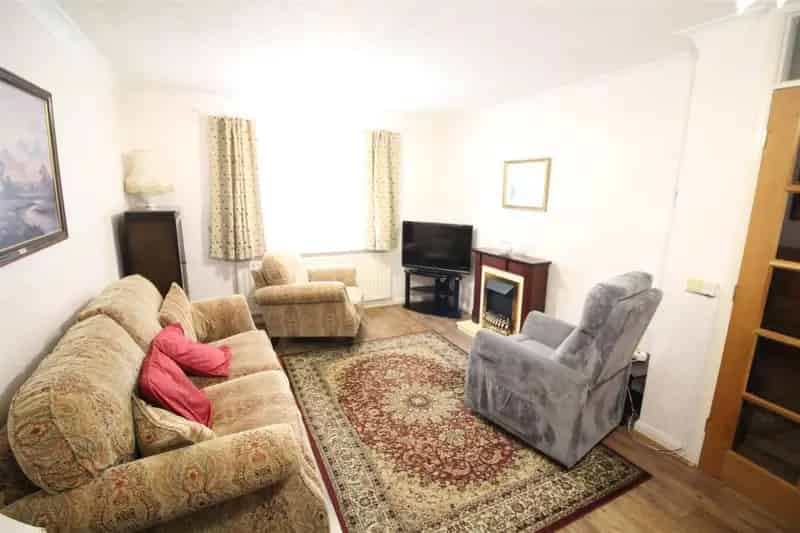 1 Bedroom Apartment for Over 55s - No Chain