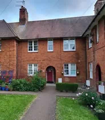 2 Bedroom House Private Garden Quiet Location Friendly Neighbours