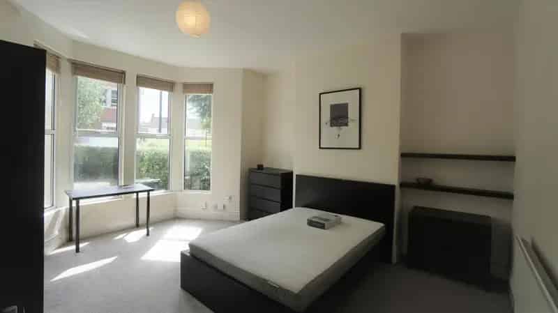 5 Bedroom Student House Near Glenside Campus