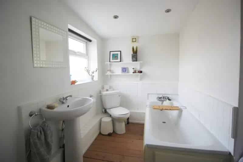 2 Bed Victorian Cottage for Sale Netley Village