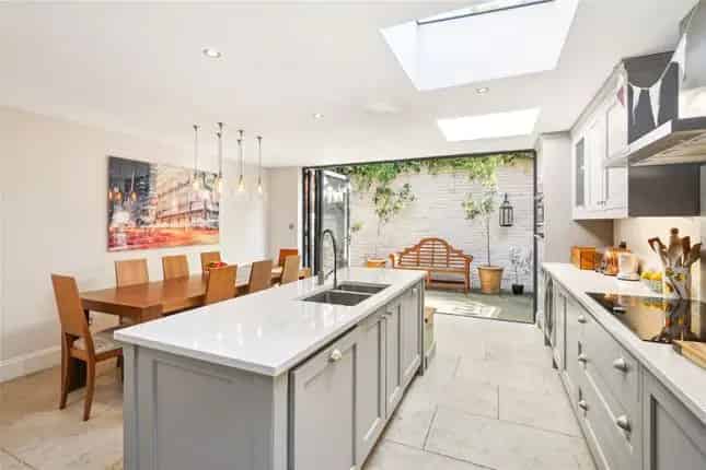 Four Bedroom Family Home Warriner Gardens London SW11
