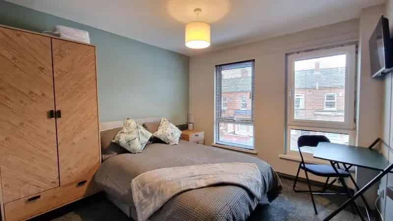 House For Rent , 16, Hood Street, Manchester, England