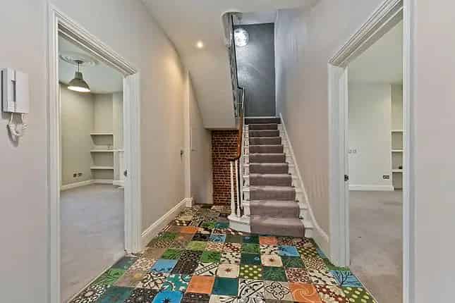 Semi-detached House for Sale in Sheen Road Richmond TW9