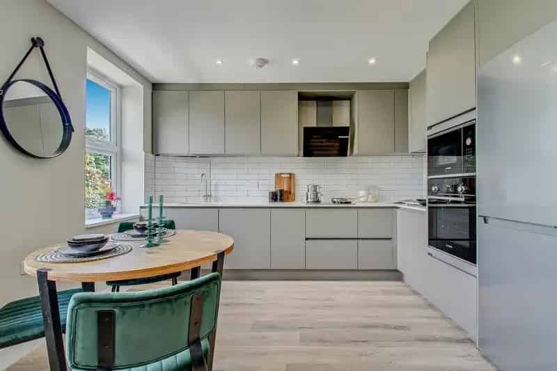2 Bed Flat for Sale Near New Southgate Station