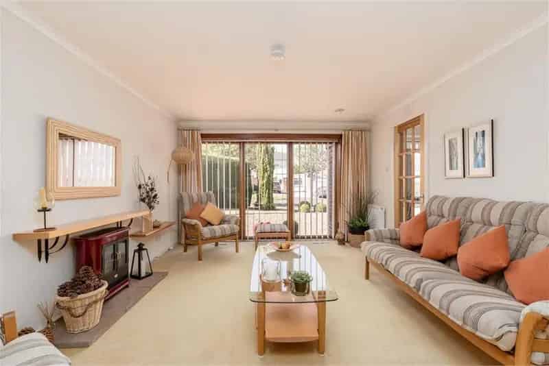 3 Bed House - Linked Detached with 4 Reception Rooms