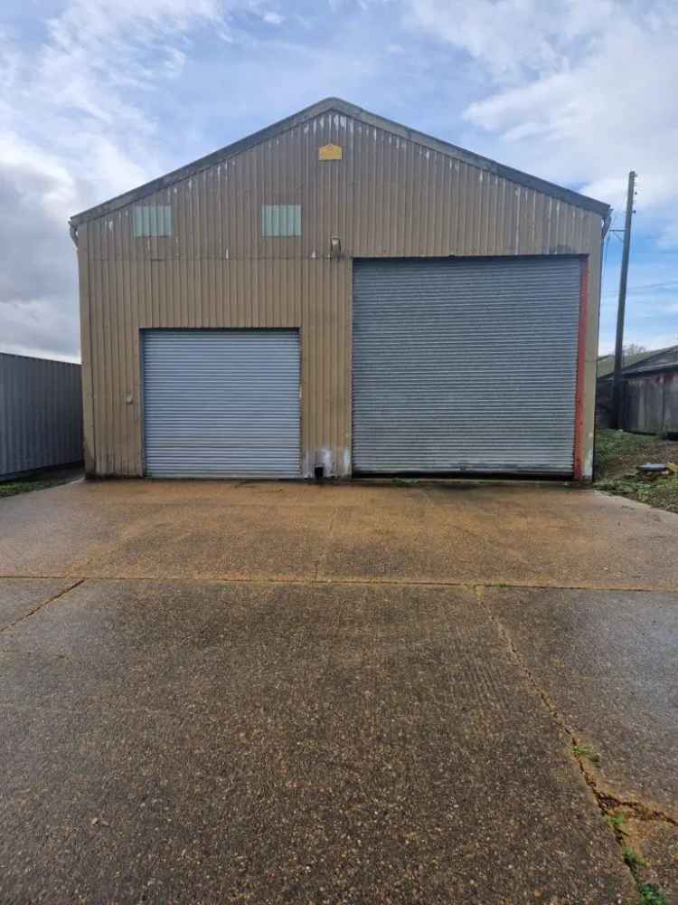 690 sq ft Warehouse to Let - Excellent A12 Access