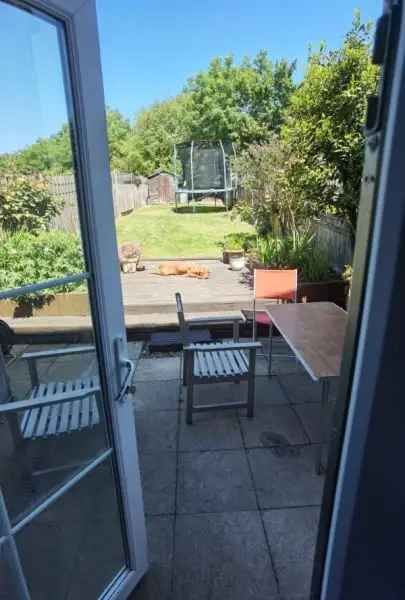 House For Rent in Waverley, England