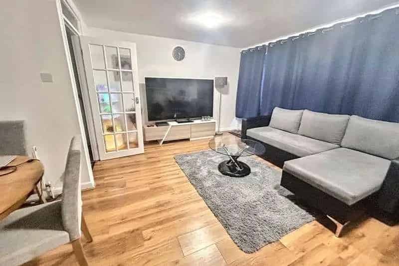 2 Bed Flat for Sale Parkstone Investors Only