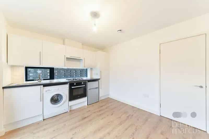 Modern One Bedroom Apartment Near Kilburn Station Zero Deposit Available