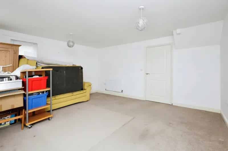 2 Bed End Terrace House North Hailsham