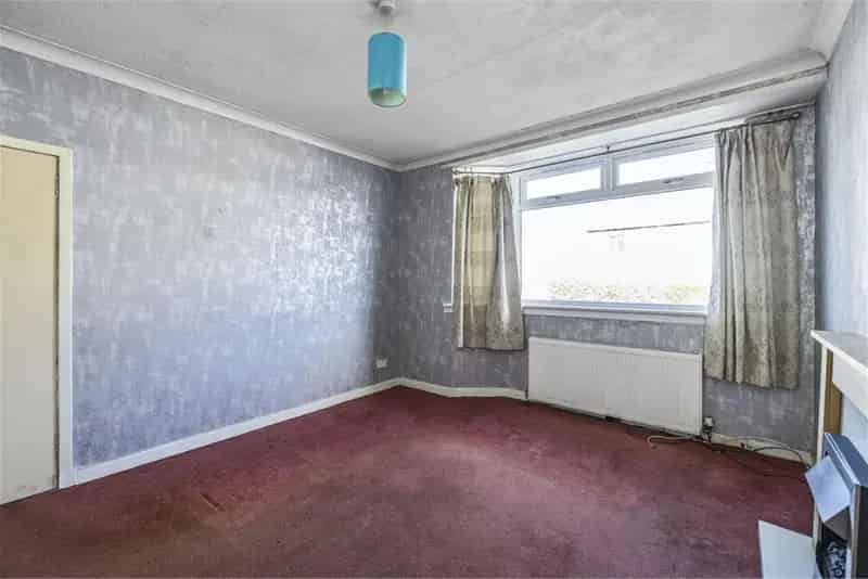 3 Bed Semi-Detached House Silverknowes Modernisation Potential