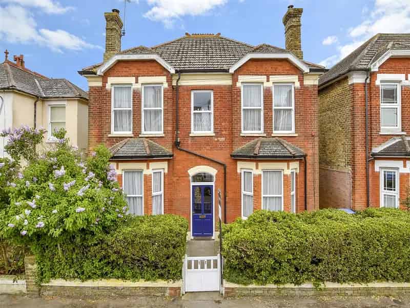 4 Bedroom Detached Victorian House Broadstairs