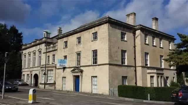 Grade II Listed Offices near Stroud Town Centre