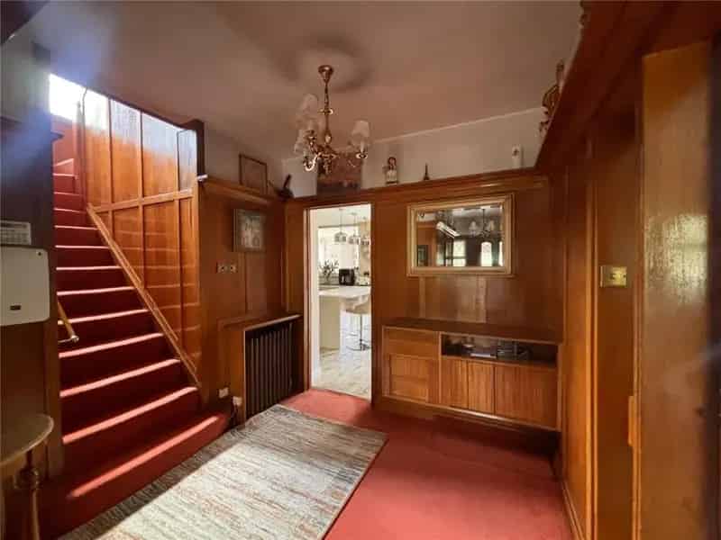 9 Bedroom Detached House For Sale