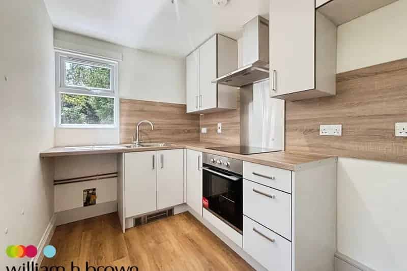 2 Bed Semi-Detached House Freshly Renovated Zero Deposit Available