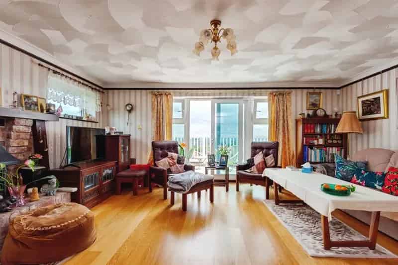 Spacious Family Home with Panoramic Views and Ample Parking