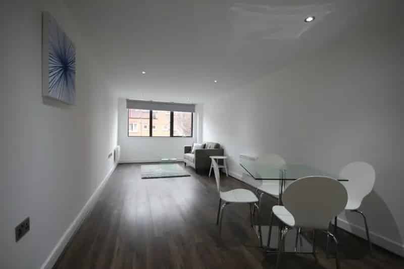 2 Bedroom Flat To Rent Available 11082025