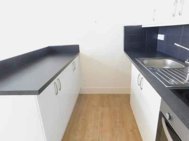 2 Bed Flat Sheerness High Street Available May