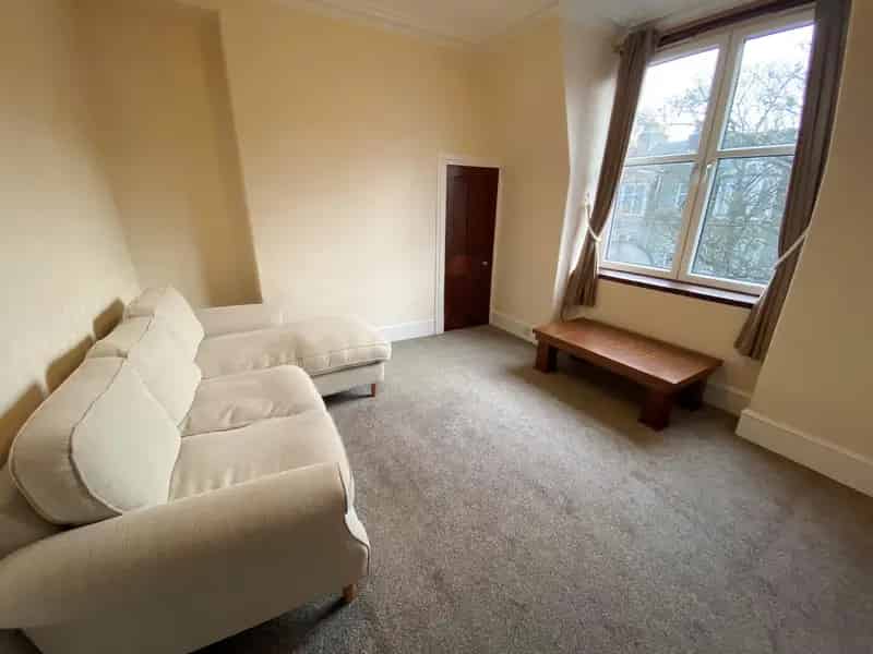 Furnished Top Floor Flat in Ferryhill Aberdeen